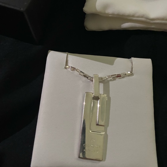 Brand New Authentic Gucci Rectangle Necklace - Picture 2 of 3